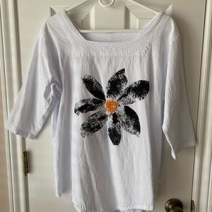 Women’s white gauze top with design